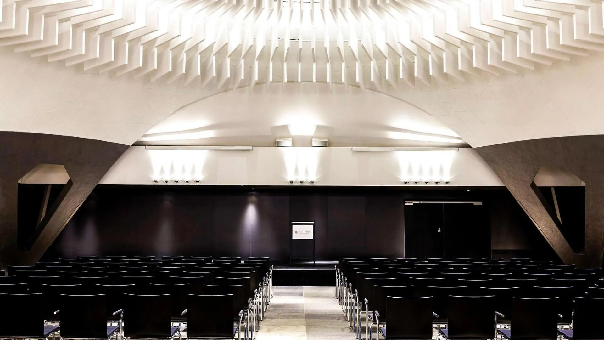 Pullman Eindhoven Cocagne Hotel 4*,